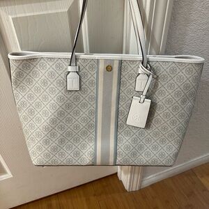 Tory Burch Medium Gemini Link Canvas Tote in Ivory
